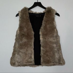 Aritzia Talula Park Slope Faux Fur Vest